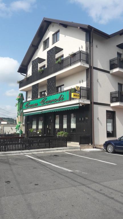 Casa Caroli Hotel Targu Jiu Ngoại thất bức ảnh