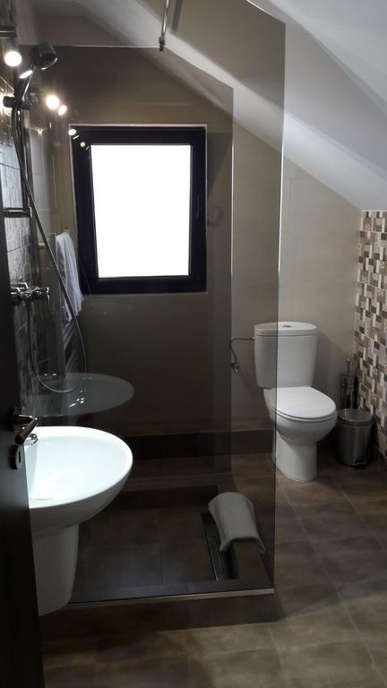 Casa Caroli Hotel Targu Jiu Ngoại thất bức ảnh
