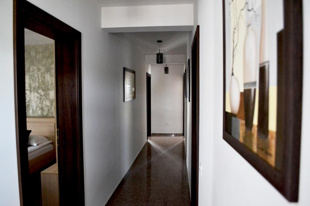 Casa Caroli Hotel Targu Jiu Ngoại thất bức ảnh
