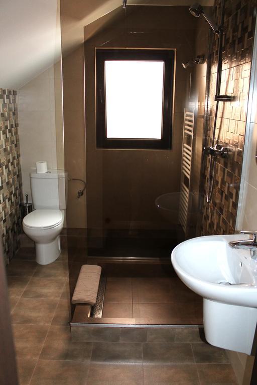 Casa Caroli Hotel Targu Jiu Ngoại thất bức ảnh